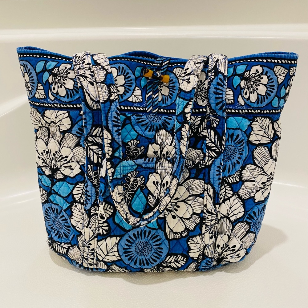 Vera Bradley quilted tote. 15x13 with 3 internal pockets.